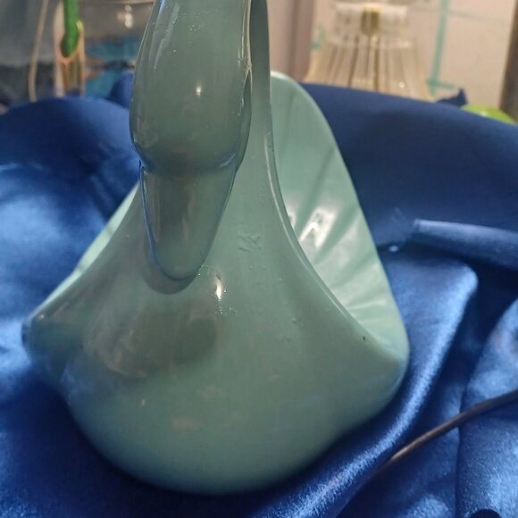 Beatiful teal swan towel holder - Picture 2 of 3